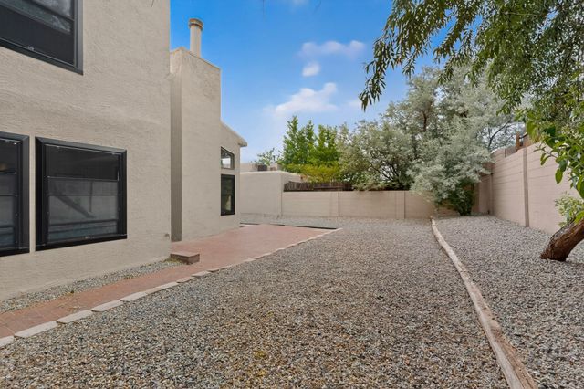 2925 Calle del Res, Santa Fe, NM 87505