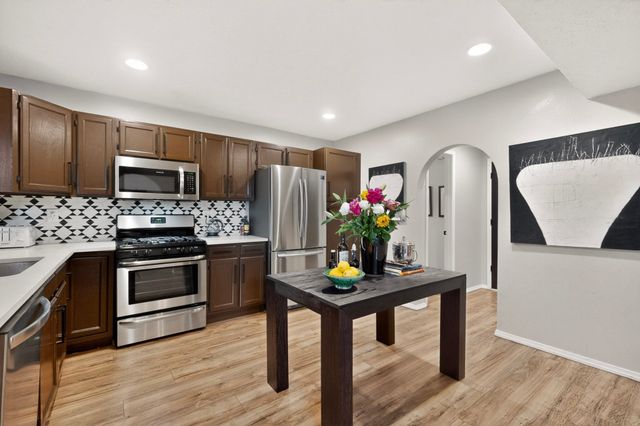 2925 Calle del Res, Santa Fe, NM 87505