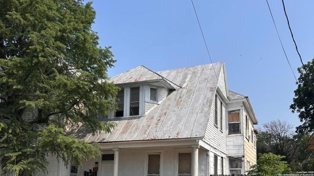 1915 N Interstate 35, San Antonio, TX 78208