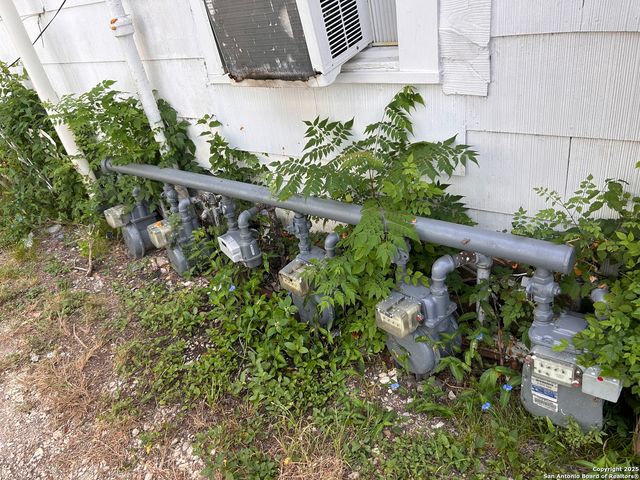 1915 N Interstate 35, San Antonio, TX 78208