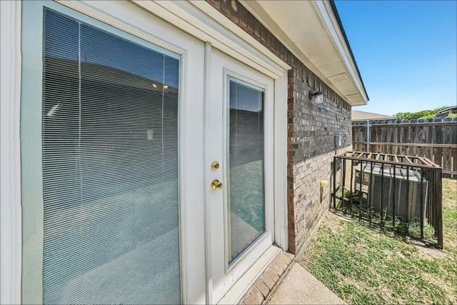 1709 Novella Court, Fort Worth, TX 76134