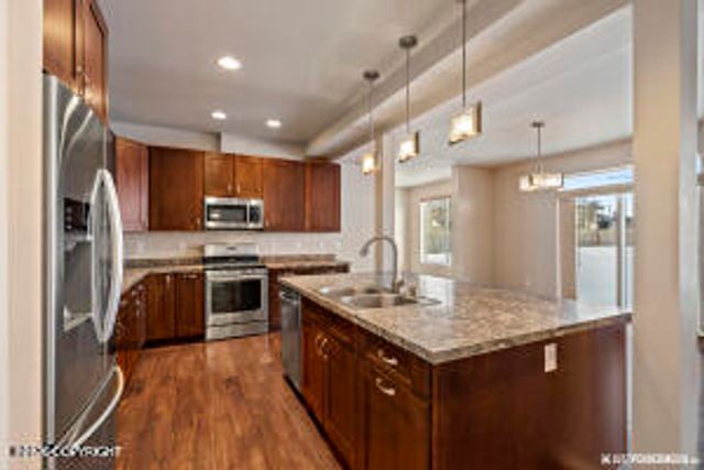 1007 Northpointe Bluff Drive, Anchorage, AK 99501