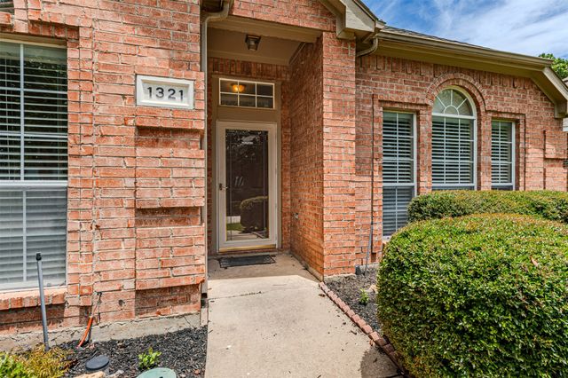 1321 Mustang Drive, Lewisville, TX 75067