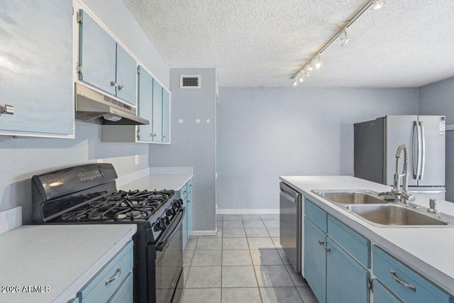 3202 W ACAPULCO Lane, Phoenix, AZ 85053