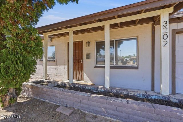 3202 W ACAPULCO Lane, Phoenix, AZ 85053