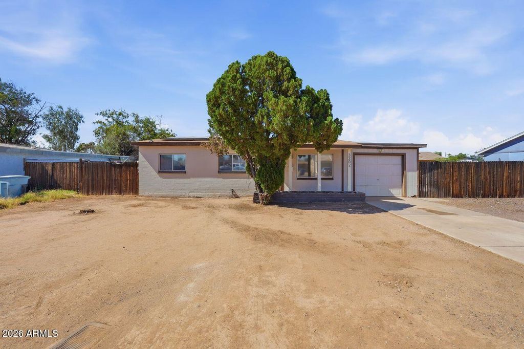 3202 W ACAPULCO Lane, Phoenix, AZ 85053