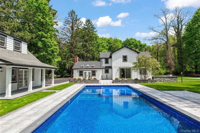 75 Centerport Road, Greenlawn, NY 11740