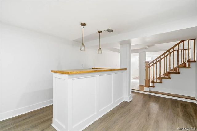 75 Centerport Road, Greenlawn, NY 11740