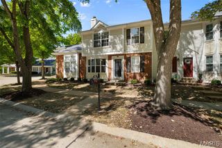 823 Hanna Court, Manchester, MO 63021