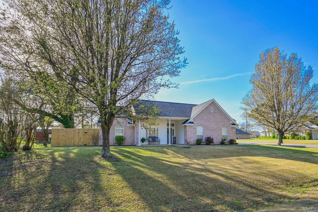 2501 Michelle Drive, Mena, AR 71953