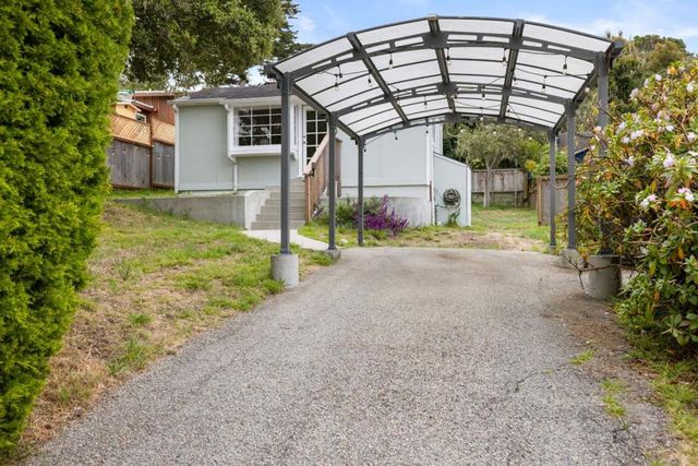 1203 Lincoln Avenue, Pacific Grove, CA 93950