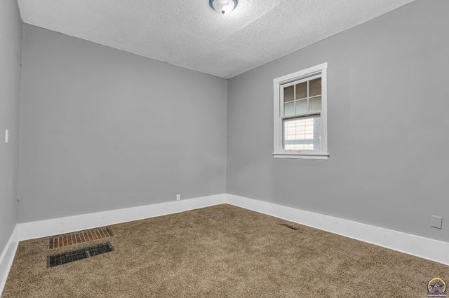 731 SW Lincoln ST, Topeka, KS 66606