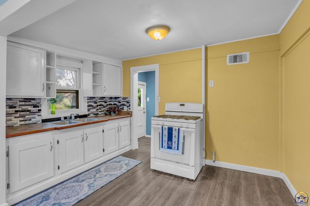 731 SW Lincoln ST, Topeka, KS 66606