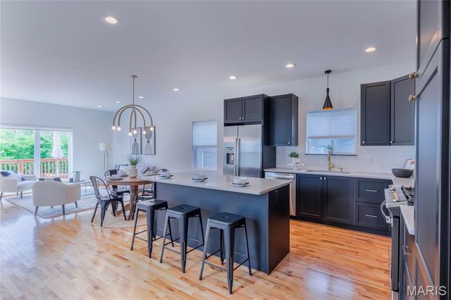 3215 Jasper Park, St Louis, MO 63139
