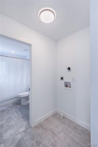 3215 Jasper Park, St Louis, MO 63139