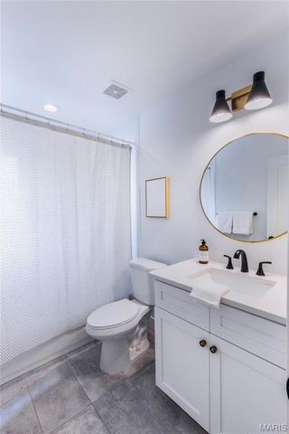 3215 Jasper Park, St Louis, MO 63139