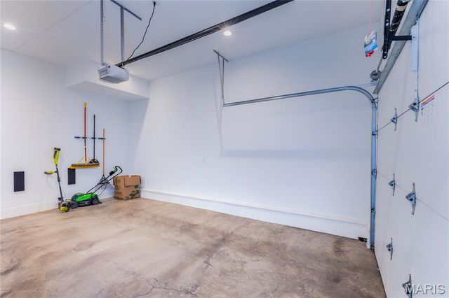 3215 Jasper Park, St Louis, MO 63139