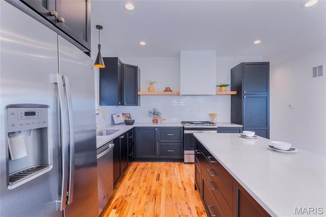 3215 Jasper Park, St Louis, MO 63139