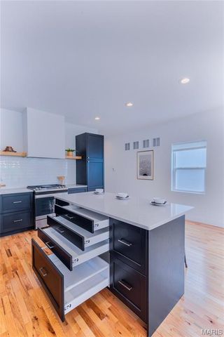 3215 Jasper Park, St Louis, MO 63139