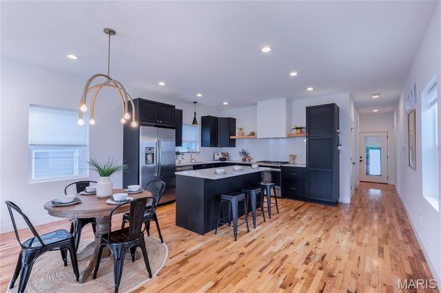 3215 Jasper Park, St Louis, MO 63139