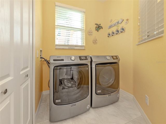 902 CASA DEL LAGO WAY 902, Venice, FL 34292