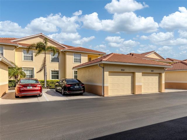 902 CASA DEL LAGO WAY 902, Venice, FL 34292