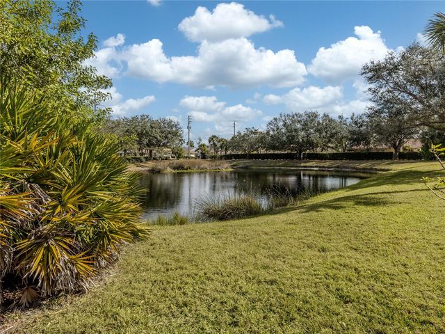 902 CASA DEL LAGO WAY 902, Venice, FL 34292