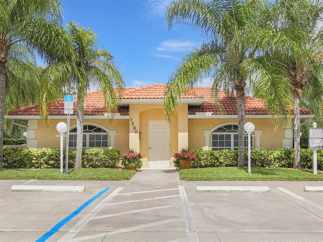 902 CASA DEL LAGO WAY 902, Venice, FL 34292
