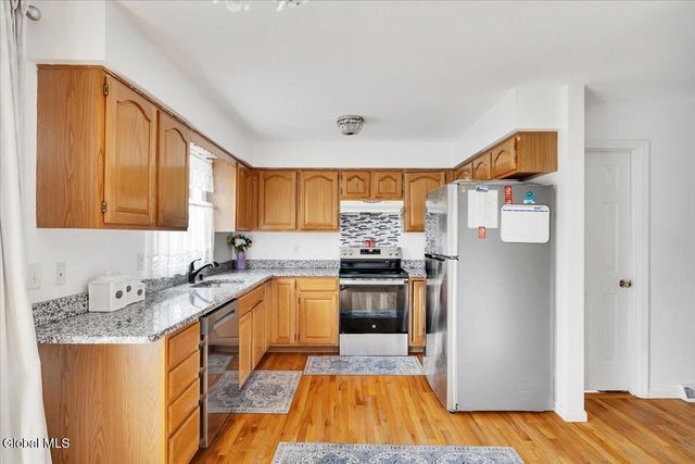 564 Snyders Lake Road, North Greenbush, NY 12198