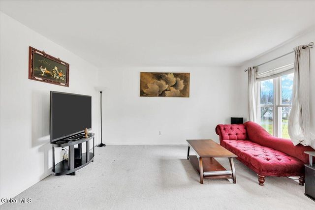 564 Snyders Lake Road, North Greenbush, NY 12198