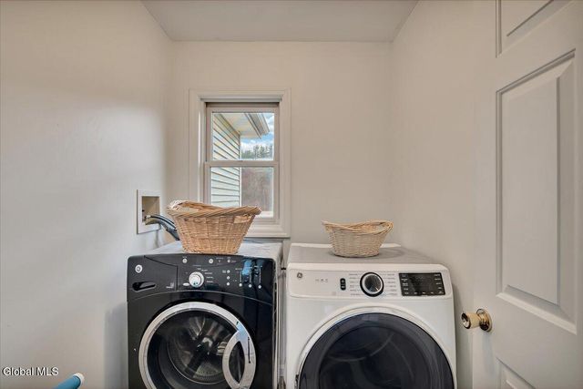 564 Snyders Lake Road, North Greenbush, NY 12198