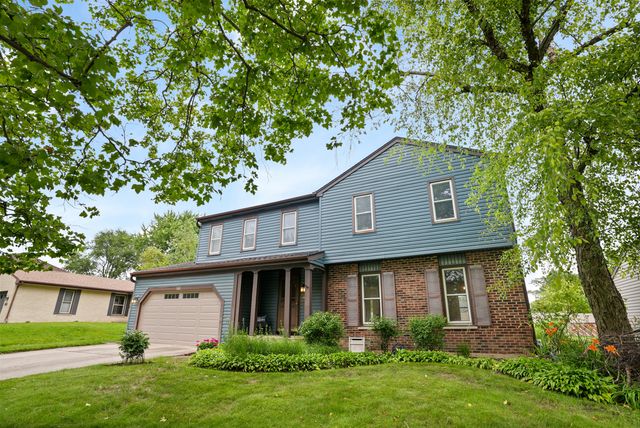545 Ridgefield Drive, Roselle, IL 60172