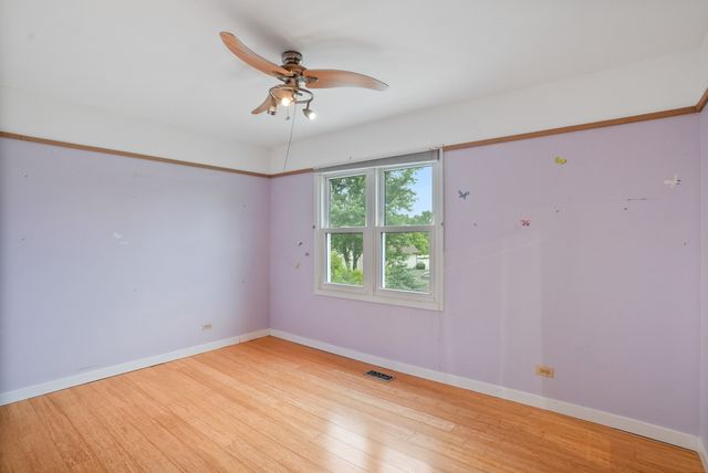 545 Ridgefield Drive, Roselle, IL 60172