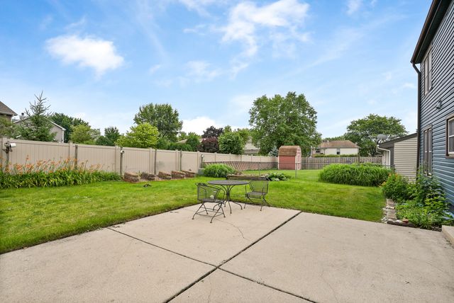 545 Ridgefield Drive, Roselle, IL 60172