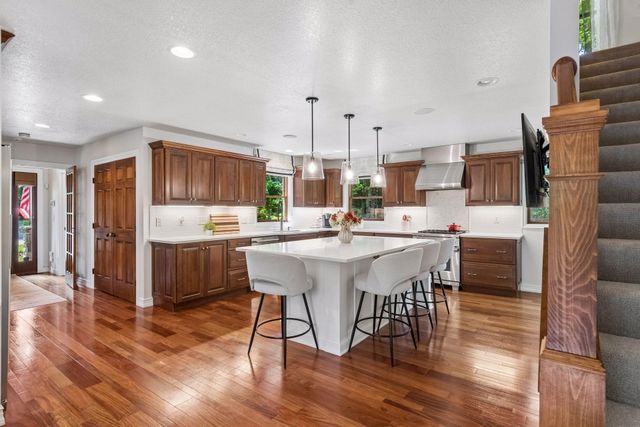 126 Courtland Street, Excelsior, MN 55331