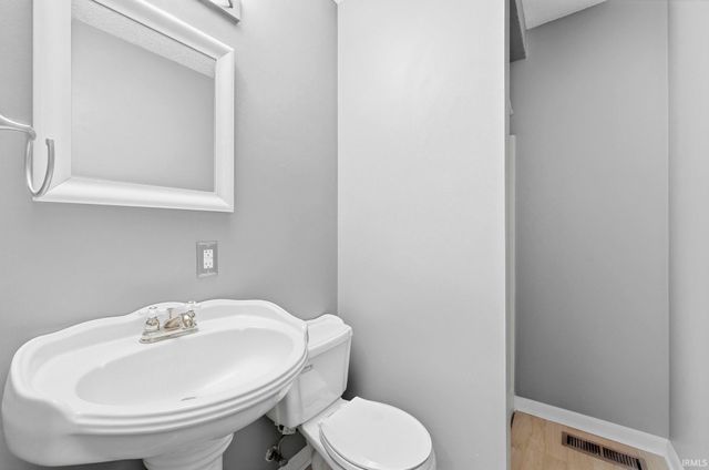 4918 Oak Creek Court, Fort Wayne, IN 46835