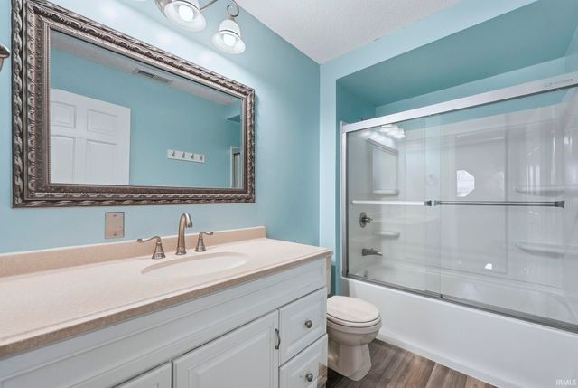 4918 Oak Creek Court, Fort Wayne, IN 46835