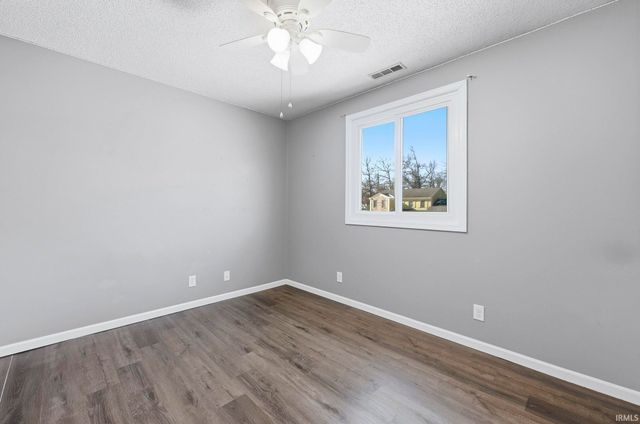 4918 Oak Creek Court, Fort Wayne, IN 46835