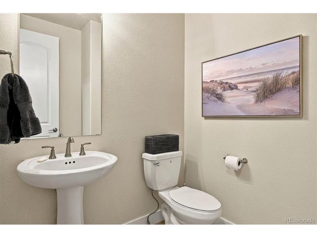 9026 S Shawnee Ct, Aurora, CO 80016