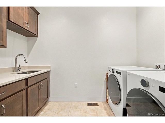 9026 S Shawnee Ct, Aurora, CO 80016