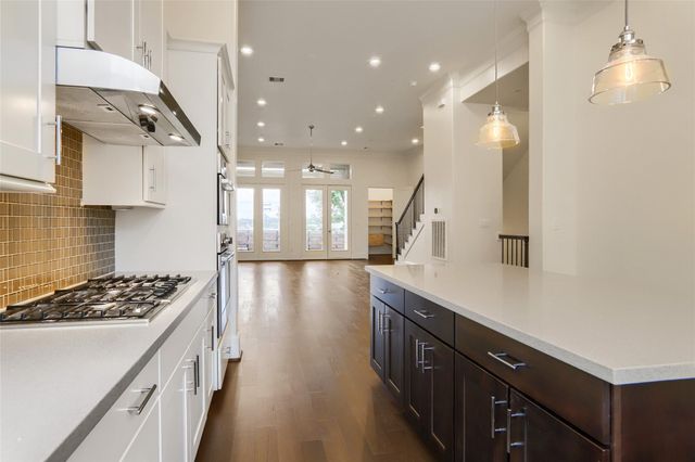 4024 Woodshire Village Estate, Houston, TX 77025