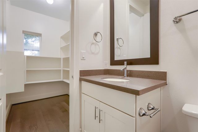 4024 Woodshire Village Estate, Houston, TX 77025