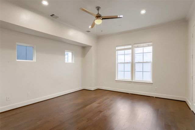 4024 Woodshire Village Estate, Houston, TX 77025