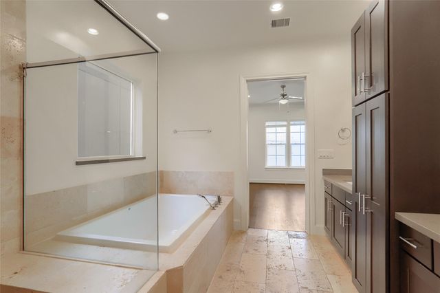 4024 Woodshire Village Estate, Houston, TX 77025