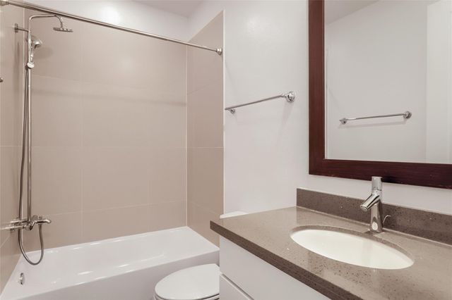 4024 Woodshire Village Estate, Houston, TX 77025