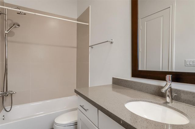 4024 Woodshire Village Estate, Houston, TX 77025