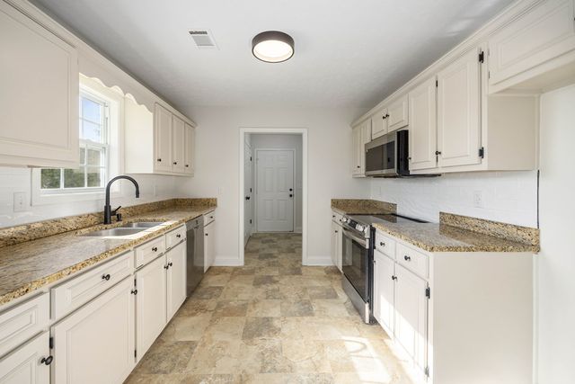 42 Wheatfield Drive, Fort Mitchell, AL 36856