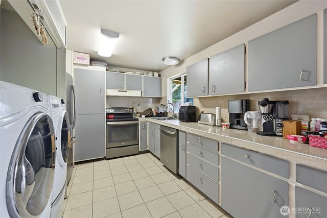 6130 87th Street NE, Marysville, WA 98270