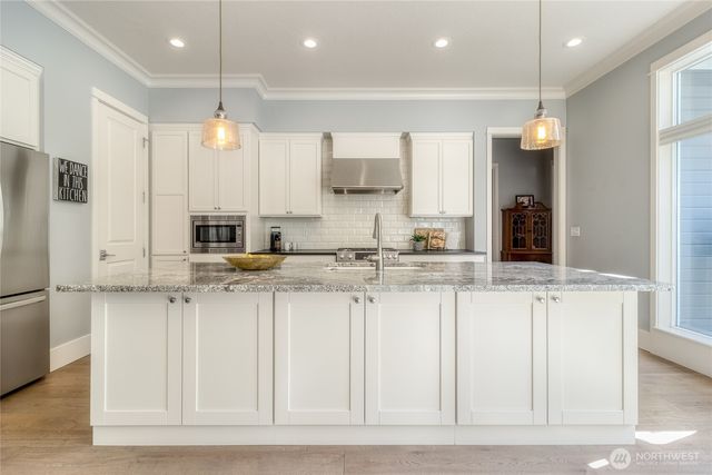 1096 SE Falcon Drive, College Place, WA 99324