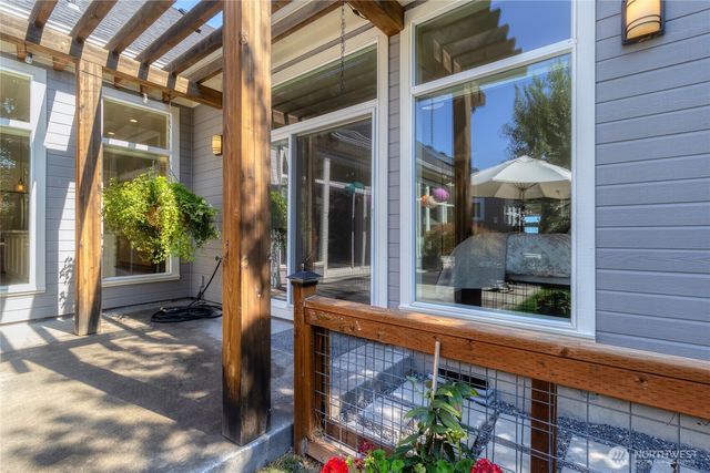 1096 SE Falcon Drive, College Place, WA 99324